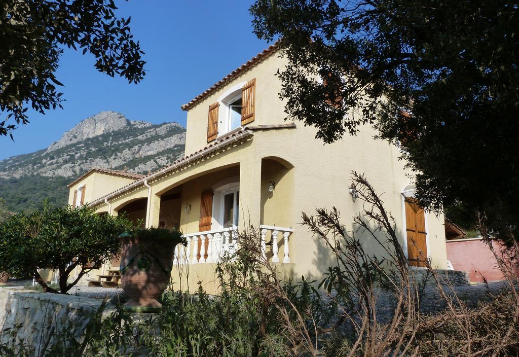 Mas De Courreges Hotel Saint Hippolyte du Fort Bagian luar foto